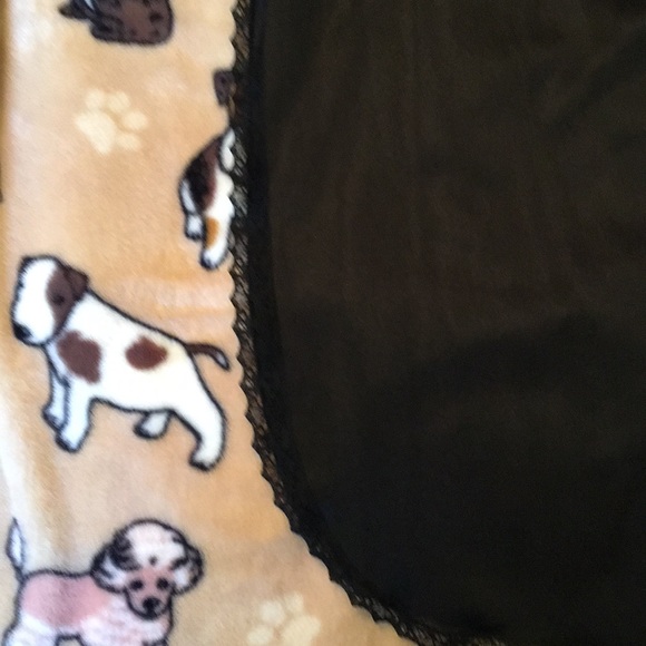 Pretty vintage black half slip by Vanity Fair - Picture 2 of 8